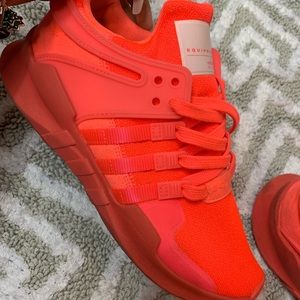NEON ADIDAS EQT